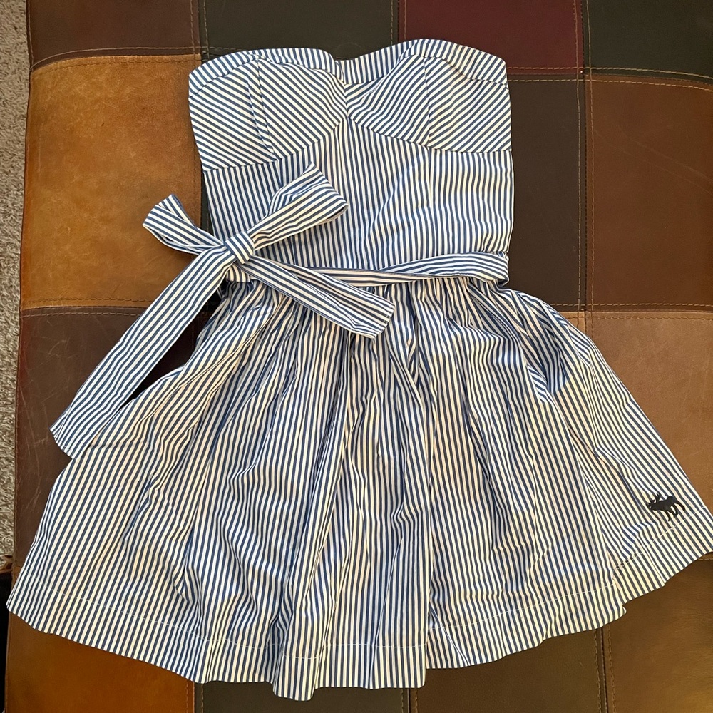 Strapless dress